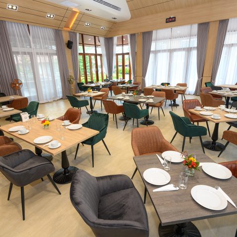 Restaurant-01